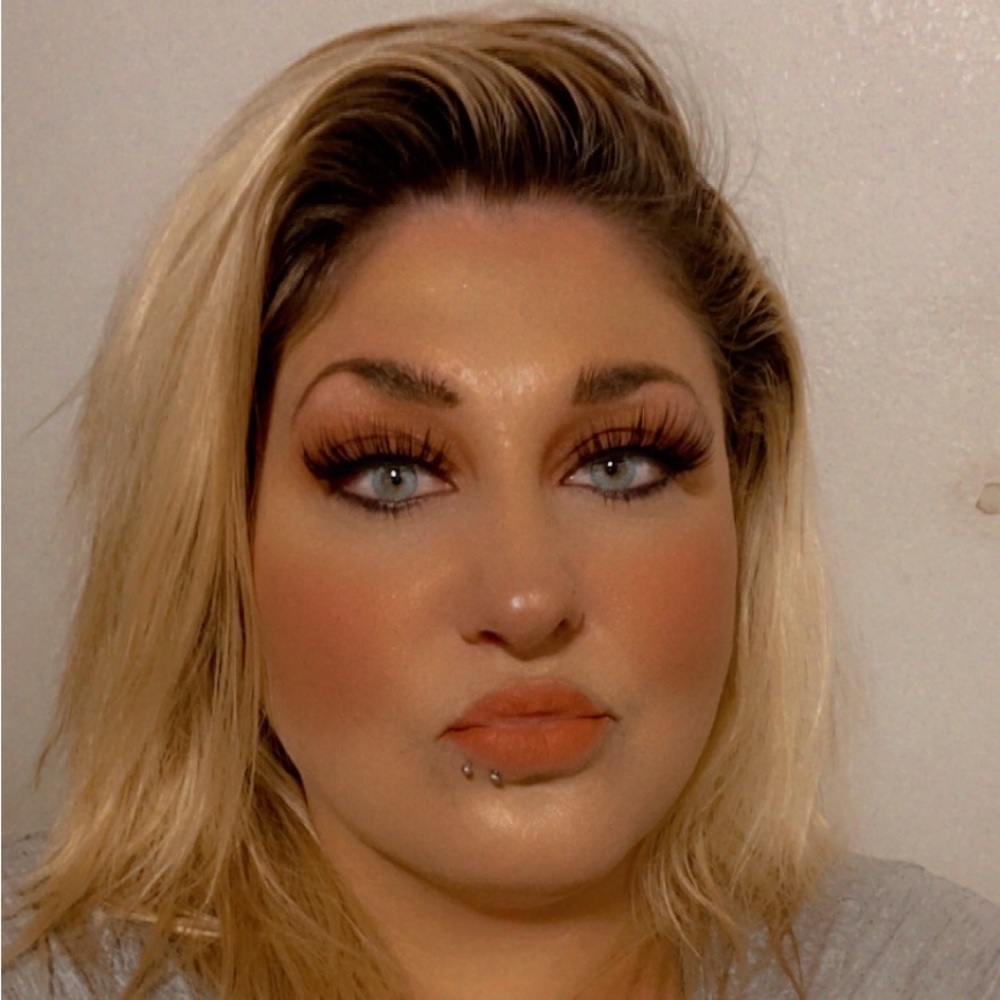 Meet your Posher, Christina marie